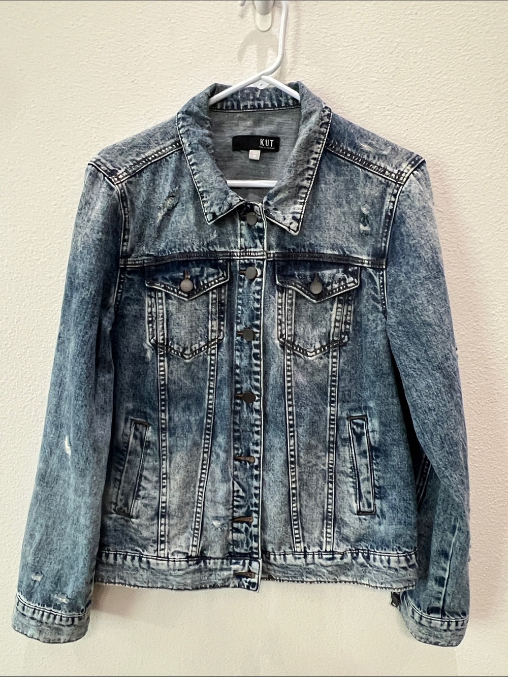 Kut from the Kloth Distressed EMMA Boyfriend-Acid Wash Denim Jacket - Women’s M